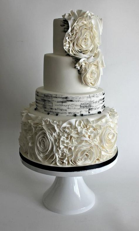 Music Wedding Cake, Musical Cakes, Wedding Entrees, Musical Wedding, Exquisite Cakes, Violet Cakes, Music Cakes, Music Cake, 3 Cake