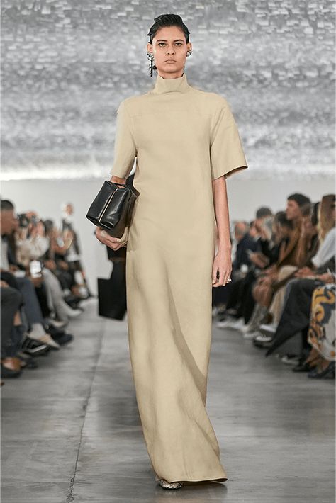 Jil Sander Dress, Milan Fashion Week Runway, Fashion Week Schedule, Vibrant Dress, High Fashion Dresses, Top Design Fashion, Spring Summer 2024, 가을 패션, Spring 2024