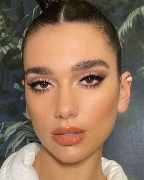 dua lipa arg’s Instagram profile post: “dua lipa sres [#viral]” Powerful Women Makeup Looks, Dua Lipa Eye Makeup, Dua Lipa Makeup Looks, Dua Lipa Makeup, Makeup Products For Beginners, Coral Makeup, Ball Makeup, Maquillage On Fleek, Look Attractive