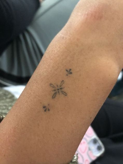 Dainty Tattoos Unique, Moth Tattoos For Women, Tattoos For Readers, Small Dainty Tattoos, Moth Tattoos, Aesthetic Tattoo Ideas, Unique Tattoos For Women, 20 Aesthetic, Tattoos Unique