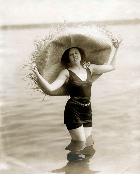 a bathing beauty with the massive sunhat Swim Campaign, Jazz Party, Vintage Sea, Vintage Swim, Roaring 20's, Vintage Everyday, Vintage Swimwear, Vintage Beach, Vintage Summer