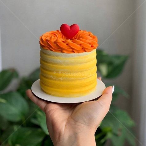 Mini Cake in Nepal | Mini Cake Price in Nepal | Order Online Mini Cakes Orange Birthday Cake, Pig Birthday Cakes, Chocolate Cake Designs, Tiny Cakes, Cake Mini, Minnie Cake, Dessert Smoothie, Simple Cake Designs, Mini Cakes Birthday