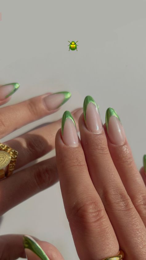 nail art french tip nail green chrome gold ring jewellery Green Fresh Tip Nails, Light Green Nails French Tip, Light Green Chrome French Tip Nails, Green French Chrome Nails, Green Chrome Tips, Green Chrome Tip Nails, Green Chrome French Tip, Earthy Nail Ideas, Green Tips Nails