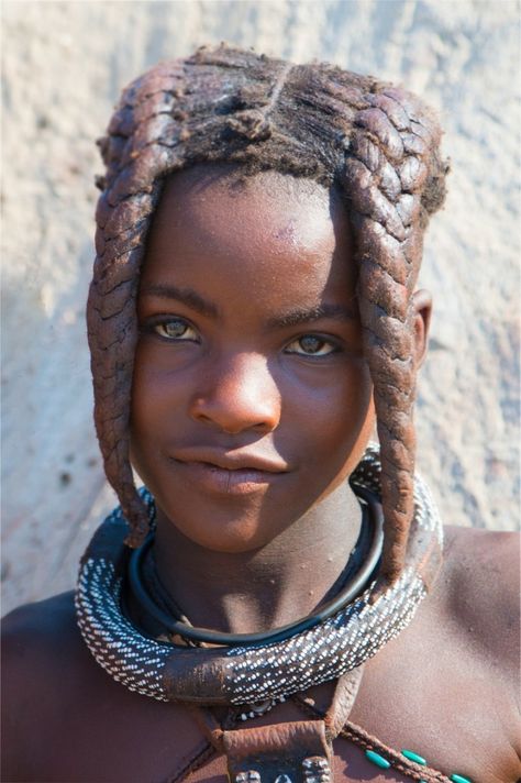 Himba girl: how interesting Himba Girl, Himba People, African People, African Culture, African Beauty, African Hairstyles, World Cultures, 영감을 주는 캐릭터, Afro Hairstyles