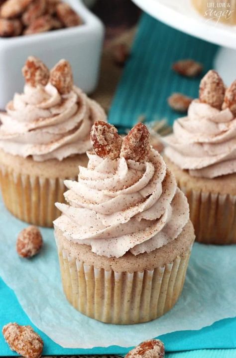 Cinnamon Sugar Almonds, Almond Cupcakes, Cinnamon Cupcakes, Savory Cakes, Swirl Cupcakes, Cinnamon Almonds, Sweet Cupcakes, Almond Flavor, Cupcake Cake