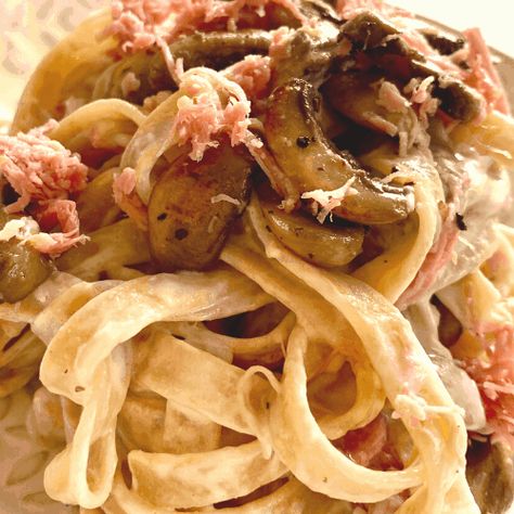 Ham And Mushroom Pasta {With Cream Cheese Sauce} 20 Minute Meals Healthy, Ham And Mushroom Pasta, Clean Eating With Kids, Mushroom Pasta Sauce, Ham Pasta, Cream Cheese Pasta, Cream Cheese Sauce, Dinner Recipes Healthy Family, Fast Dinner