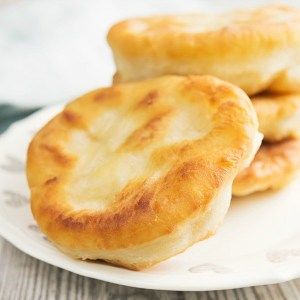 Easy Bannock Bread Celebrating #Canada150 Yeast Fry Bread Recipe, Easy Fry Bread Recipe, Italian Flat Bread, Bannock Recipe, Bannock Bread, No Yeast Pizza Dough, Fried Bread Recipe, Yeast Free Breads, No Yeast Bread