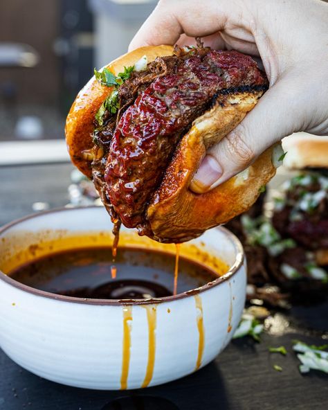 Smoked Beef Birria Burgers - Chiles and Smoke Birria Burger, Beef Birria, Spicy Burger, Burger Dogs, Hot And Spicy, Smoked Beef, Gourmet Burgers, Chuck Roast, Burger Buns