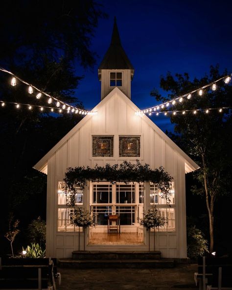 #sunday #sundayservice #sundayvibes #sundaylove Peace, love, and forever beginnings. 💍✨ This little white chapel stands as a symbol of timeless romance, where stories begin, and vows echo through generations. Wishing everyone a Sunday filled with love and reflection. Photographer// @bethsymonsphotography Coordination// @atplanned Florals// @blossomfloralco #7FLodge #lovesaveslives #chapel #littlewhitechapel #collegestation #collegestationtexas #houston #houstontexas #houstonweddings #lux... Small Chapel Design, Diy Chapel, Greenhouse Chapel, Little White Chapel Wedding, Chapel Design, Tiny Wedding Venues, Outdoor Chapel, Small Chapel, Little White Chapel