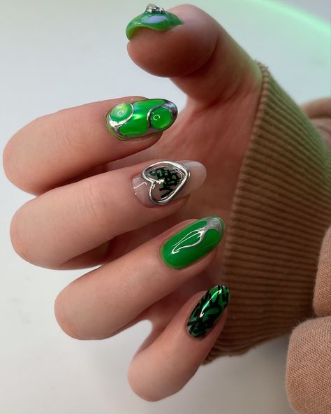 Ногти мани�кюр идеи дизайна ногтей короткие зелёные nails Ferxxocalipsis Nails, Ferxxo Nails Ideas, Ferxxo Nails, Concert Nails Ideas, Magic Nails, Homecoming Nails Acrylic, Grunge Nails, Abstract Art Wallpaper, Homecoming Nails