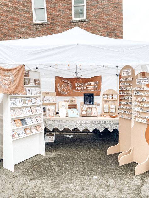 Saturday Market Booth Ideas, Farmers Market Craft Display, Craft Show Banner Ideas Booth Displays, Diy Business Banner Craft Booths, Pegboard Sticker Display, Sticker Display For Craft Show, Fall Market Display, Arch Pegboard Display, Portable Craft Show Display