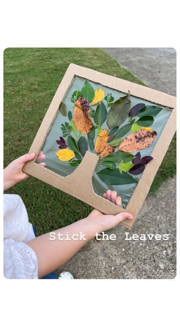 Rozanne | Bright Little Brains on Instagram: "🍂This Nature Hunt activity is great for this time of year! 🍂 If you haven’t got yourself a roll of adhesive paper, then I don’t know what to say….because it’s one of the BEST materials I run to when I am in need of something quick and easy to do with my kids! 🙌🏻 “Sticky paper” can be found @walmart , @hobbylobby and @target - at the kitchen liner aisle. I also have an amazon link in my bio! BUT as an alternative you can easily make use of CLE Tree Art Ideas For Preschool, Craft With Natural Materials, Nature Day Activities For Kids, Tree Day Activities For Kids, T Is For, Nature Crafts Preschool, Tree Activities For Kids, Fall Nature Crafts, Nature Activities For Kids