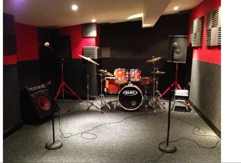 Have a music practice room in house! Band Practice Room, Music Practice Room, Diy Music Studio, Basement Interior Design, Studio Basement, Drum Studio, Studio Music Room, Music Theme Birthday, Music Room Design