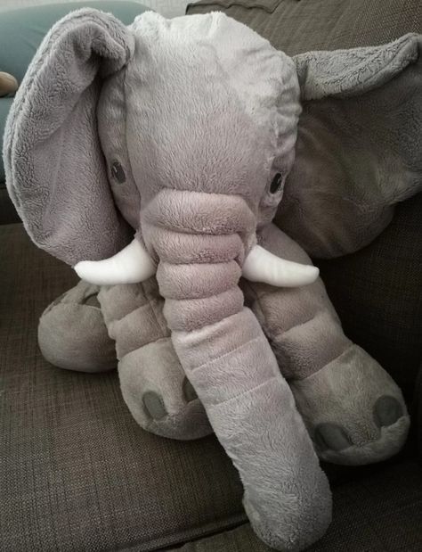 IKEA elefant, perfekt för bebisen. Ikea Elephant, Elephant Plush Toy, Elephant Stuffed Animal, Elephant Pillow, Elephants Photos, Love Lily, Random Things I Love, Elephant Plush, Cuddle Buddy