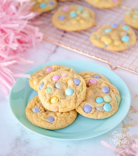 Easy M&M Cookies Recipe (Soft & Chewy) – Sugar Geek Show Easter Cookies Diy, Pineapple Upside Down Cupcakes, Sugar Geek, Sanding Sugar, Easy Easter Desserts, Cookies From Scratch, M M Cookies, Diner Recipes, Diy Cookie