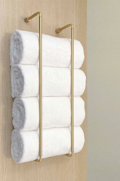 Rolled Towels, Wet Room Bathroom, Studio Pilates, Storage Hallway, Diy Room Divider, How To Roll Towels, Salon Interior Design, Bathroom Taps, Bathroom Inspiration Decor