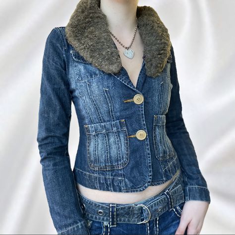 Blue Fluffy Jacket, Jean Jacket Y2k, Denim Fur Jacket, Blue Jean Jacket Outfits, Blue Fur Jacket, 2000s Jacket, Fur Denim Jacket, Sherling Jacket, Mini Outfits