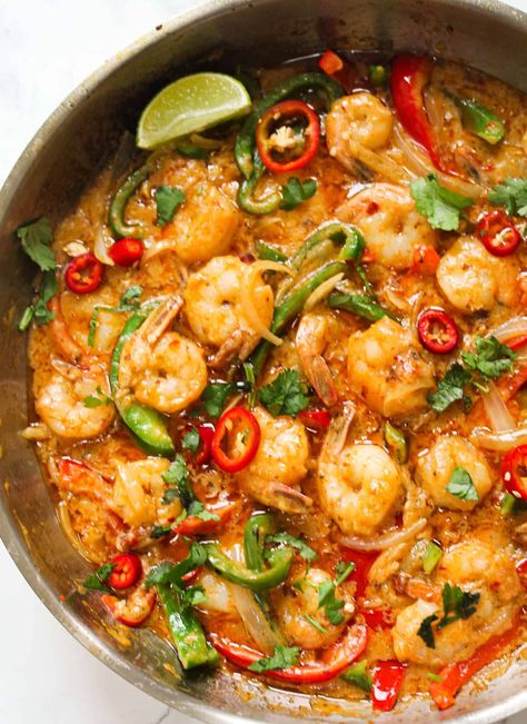 Thai Curry Shrimp, Easy Thai Curry, Shrimp Coconut Curry, Red Curry Shrimp, Shrimp Coconut, Thai Curry Recipes, Coconut Curry Shrimp, Thai Shrimp, Prawn Curry