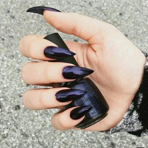 please comment below if you know this color, its driving me crazy! Witchy Nails, Stiletto Nail Art, Gothic Nails, Goth Nails, Black Nail, Dream Nails, Makati, Dark Beauty