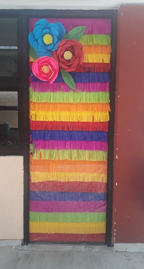 Mexican Heritage Classroom Door, Fiesta Theme Classroom Door, Hispanic Month Door Decoration, Mexican Door Decorations Classroom, Mexico Classroom Decorations, Fiesta Classroom Theme, Hispanic Heritage Door Decoration Ideas, Spanish Classroom Door Ideas, Mexican Classroom Decor