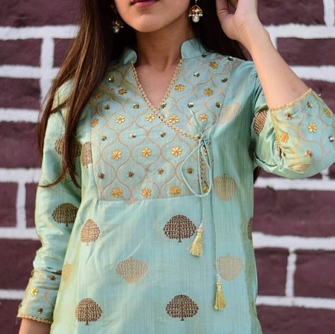 Stand out in this elegant gotta Patti work kurta set, turn heads ! . . . #indianwear #kurti #gotta #gotaapatti #clothesfromindia #kurtapant… Designs Kurti, Gotta Patti Work, Silk Kurti Designs, Indian Kurti Designs, Kurta Patterns, Churidar Designs, Gotta Patti, Kurti Patterns, Board Designs