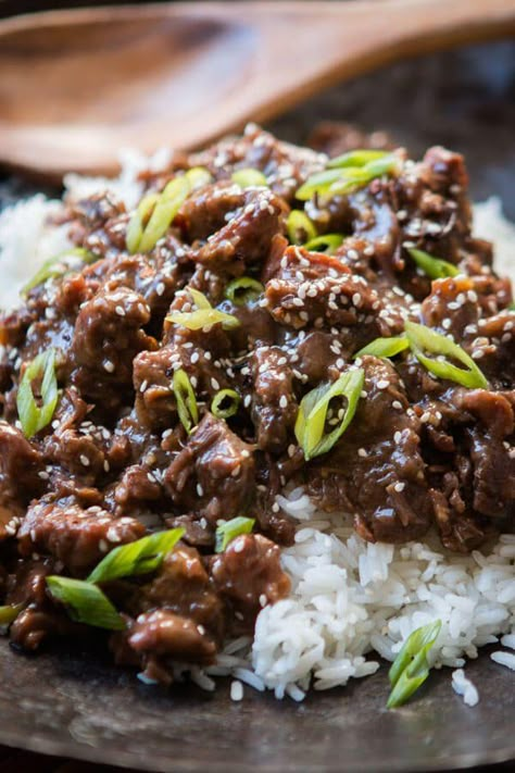 Slow Cooker Korean Bbq, Dinner Slow Cooker, Damn Delicious Recipes, Korean Bbq Beef, Foodporn Recipes, Slow Cooker Recipes Beef, Korean Beef, Bbq Beef, Bulgogi