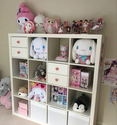 Sanrio Bedroom, Sanrio Room, Anime Bedroom Ideas, Best Room, Computer Gaming Room, Otaku Room, Gamer Room Decor, Interior Design Guide, Computer Gaming