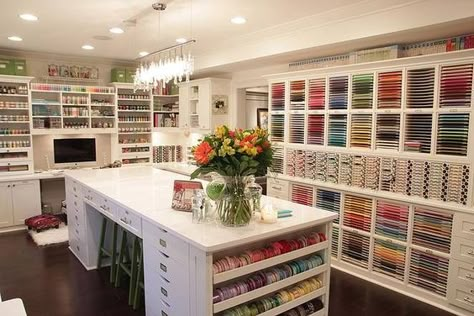 Dream Craft Room, Craft Room Design, Quilting Room, Scrapbook Room, Office Crafts, Hobby Room, Craft Room Storage, Craft Room Office, Paper Storage