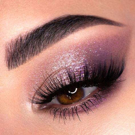 Soft Purple Smokey Eye Makeup, Lavender Make Up Eye Makeup, Makeup Ideas For A Purple Dress, Makeup That Matches Purple Dress, Purple Quince Eye Makeup, Soft Purple Bridal Makeup, Makeup For Magenta Outfit, Eye Makeup Purple Dress, Eye Makeup For Purple Outfit