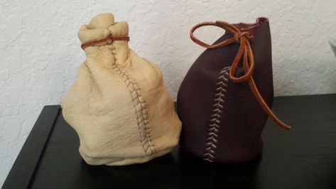 Diy Dice Bag, Diy Dice, Leather Coin Pouch, Elder Scrolls V Skyrim, The Elder Scrolls, Dice Bag, Belt Pouch, Leather Projects, Leather Pattern