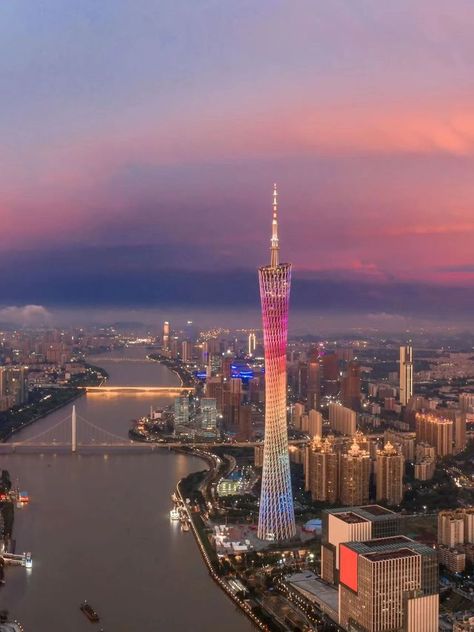 Have you seen the #Guangzhou skyline at sunset?🌅The #CantonTower is extremely conspicuous set off by the pink evening glows.🤩 #VisitGuangzhou #GlamorGuangzhou 📸RED/想去旅行的孤单小青蛙 Canton Tower Guangzhou, Guangzhou Aesthetic, Canton Tower, China Aesthetic, City Lights At Night, China City, Beautiful Butterflies Art, Travel Log, City Pictures