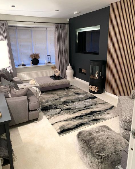 Black Panelling Living Room, Living Room With Black Wall, Dark Grey Feature Wall, Grey Feature Wall, Black Feature Wall, Grey Living Room, Wood Panelling, Feature Wall Living Room, Black Living Room