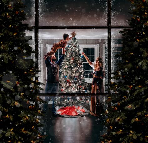 The Best Family Photographers Of 2020 Showing Their 56 Beautiful Photos - LOOKSLIKEFILM Window Overlay, Frame Overlay, Window Photography, Family Christmas Card Photos, Christmas Card Pictures, Family Photoshoot Poses, Photography Christmas, Christmas Mini Sessions, Holiday Photography