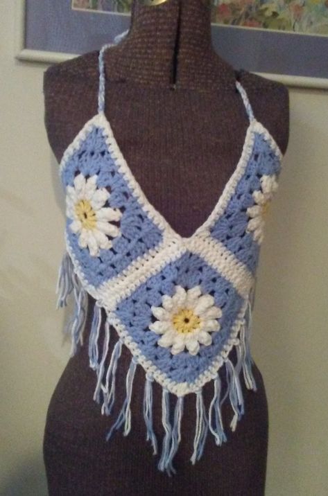 Halter Top Free Pattern, Granny Square Halter Top, Square Halter Top, Crochet Halter Top Pattern Free, Crochet Bra Pattern, Halter Top Pattern, Crochet Women, Sewing Crochet, Crochet Wearables