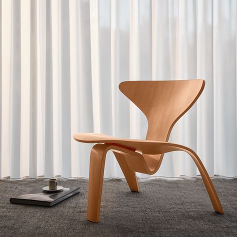 The PK0 A™ Chair has a striking silhouette and modern presence. This skillfully curved chair – now reissued in Oregon pine – is a functional sculpture and a seminal piece of design history.

#interiordesign #architecture #suiteny #nycdesign #contemporary #suitenewyork  #luxuryfurniture #highendfurniture #iotw #luxuryfurnishings #MCM #mcmfurniture #fritzhansen #PK0AChair #pinechair #madeindenmark #danishdesign Poul Kjaerholm, Curved Chair, Concrete Interiors, Nyc Design, Simple Furniture, Iconic Furniture, Louis Poulsen, Modern Fan, Mid Century Chair