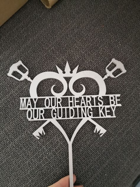 Kingdom Hearts Party, Anime Themed Wedding, Kingdom Heart Wedding, Nerdy Cake Topper, Kh Tattoo, Gamer Wedding Ideas, Meeple Wedding Cake Toppers, Kingdom Hearts Wedding, Nerd Wedding Cake Toppers