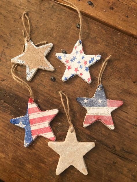 Patriotic Christmas Ornaments Diy, Salt Dough Christmas Decorations, Salt Dough Decorations, Patriotic Christmas Ornaments, Dough Cookie, Cookie Ornaments, Homemade Christmas Ornaments Diy, Salt Dough Christmas Ornaments, Americana Crafts