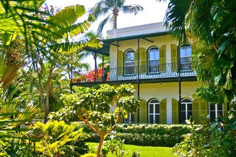 Ernest Hemingway Home & Museum — House Tour Key West Style Homes, Ernest Hemingway House, Museum House, Hemingway House, Home Museum, Spanish Colonial Homes, Key West Style, West Home, Home Still