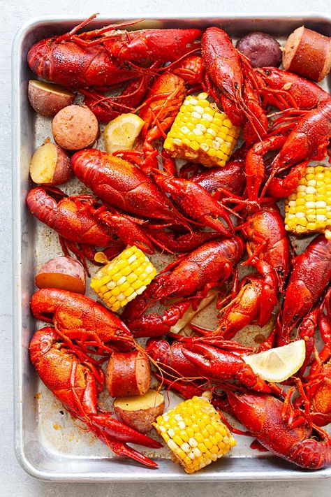 Crawfish Recipe, Crawfish Dishes, Crawfish Boil Recipe, Live Crawfish, Shrimp And Crab Boil, Valentines Recipes, Crawfish Recipes, Cajun Crawfish, Cultural Food