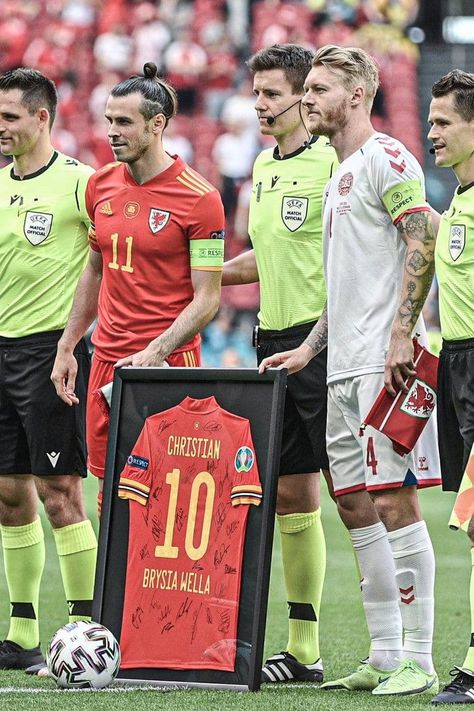 Wales Football Team, Wales Football, Uefa European Football Championship, Visit Wales, Football Tournament, Association Football, Gareth Bale, European Football, European Championships