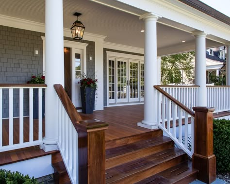 White Wood Front Porch, American House With Porch, Home Exterior With Porch, Best Porches, Wide Porch Ideas, Front Porch Architecture, Open Porch Ideas, House Front Porch Design, Houses With Front Porches