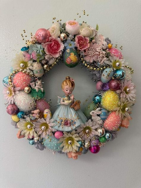 Jul Diy, Christmas Home Decor Ideas, Kitschy Christmas, Vintage Christmas Crafts, Easter Craft Decorations, Spring Easter Crafts, Easter Inspiration, Spring Easter Decor, March 2023