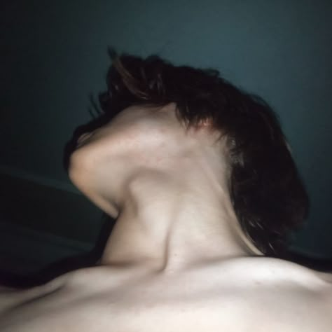 Male Thirst Trap Faceless, Sharp Jawline Men, V Line Aesthetic, Boyfriend Material No Face, V Line Men, Jawline Men, Arms Tattoos, Anatomy Art Reference, Male Neck