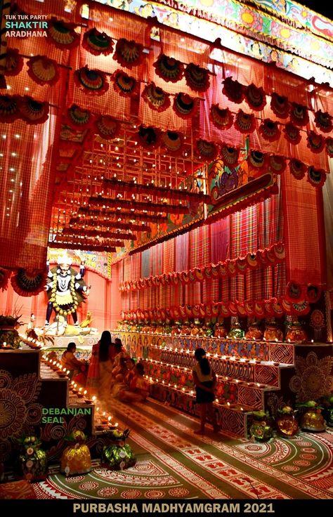 Garba Wedding Decor, Puja Stage Decoration, Durga Pooja Pandal Decoration, Durga Pandal Decoration Ideas, Durga Puja Decoration Ideas, Ganesh Mandap Decoration Ideas, Garba Decoration Ideas Navratri, Temple Decoration Indian, Durga Puja Decoration