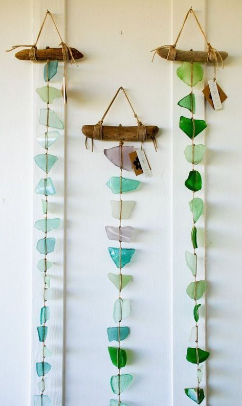 Deco Nature, Beach Glass Art, Diy Bricolage, Sea Glass Crafts, Driftwood Crafts, Hanging Mobile, Beach Crafts, Sea Glass Art, Driftwood Art