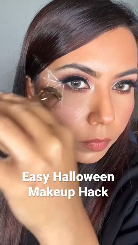 This is a tutorial on spider web eye makeup for Halloween. Try this spider web eye makeup for the cutest, creepy-crawly detail. Cobweb Eye Makeup, Spider Makeup Halloween Easy, Spider Web Makeup Easy, Spider Makeup Looks, Eye Makeup For Halloween, Web Eye Makeup, Spider Web Eye Makeup, Spider Makeup Halloween, Spider Eye Makeup