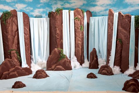 Bible Study at Victoria Falls....my favorite version. Waterfall Decoration, Lifeway Vbs, Natural Wonders Of The World, Birthday Room Decorations, Classroom Decor Themes, Vbs Crafts, Victoria Falls, Disney Decor, Hawaiian Party