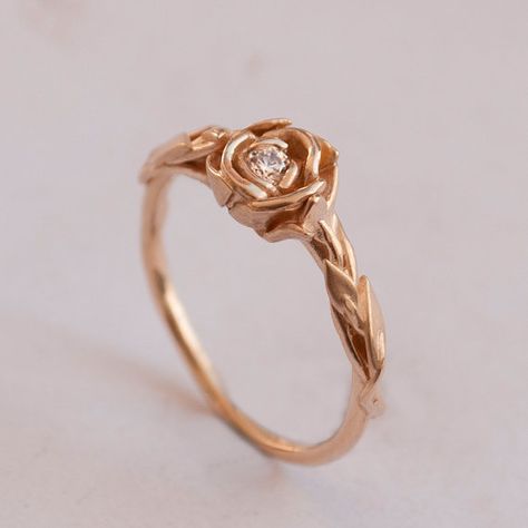 قلادات متدلية, Antique Wedding Rings, Engagement Ring Rose Gold, Flower Engagement Ring, Gold Ring Designs, Wedding Rings Rose Gold, Antique Engagement, Rose Engagement Ring, Wedding Rings Vintage