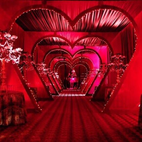 Moulin Rouge Party, Lovecore Aesthetic, Red Lights, בר מצווה, Red Room, Red Rooms, Red Aesthetic, Queen Of Hearts, Cabaret