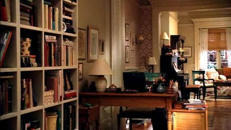 You've Got Mail Apartment, New York Brownstone, Apartment Floor Plan, Romantic Room, Meg Ryan, You've Got Mail, 아파트 인테리어, Apartment Interior, Studio Apartment